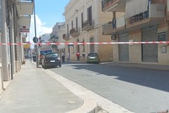 Traffico bloccato in via Barletta: autovettura prende fuoco per cortocircuito