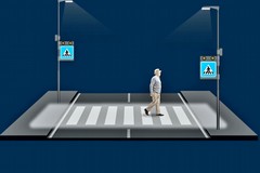 Segnaletica pedonale e rallentatori nei pressi dell'incrocio via Corato con via Gentile