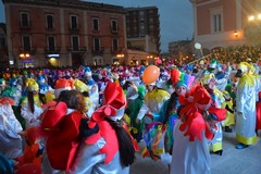 "C'era una volta il Carnevale": sfilata di gruppi mascherati delle parrocchie S. Andrea e Trinità
