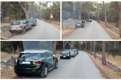 Castel del Monte, il parcheggio é sempre selvaggio. I residenti: "Tutelare il maniero tra vivibilità e rispetto del paesaggio"