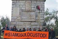 #siamosolocustodi, ripulito anche quest’anno l’epitaffio della Disfida