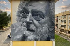Il murales dell’artista andriese Daniele Geniale dedicato a Gino Strada