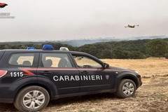 A fuoco la riserva naturale di Margherita di Savoia: intervento dei Carabinieri forestali