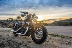 Castel del Monte e la Bat mete degli appassionati delle Harley-Davidson