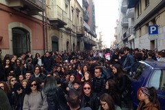 Giovani in piazza ad Andria per la giornata internazionale degli studenti