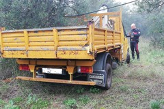 Ritrovato nelle campagne di Gravina in Puglia camion rubato in azienda agricola di Andria