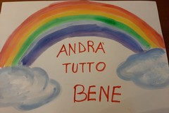Un arcobaleno con la scritta "Andrà tutto bene": anche Andria aderisce all'iniziativa nazionale