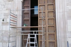 Restaurato da una ditta di Andria il portone monumentale del Duomo “San Corrado” di Molfetta