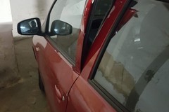 Ad Andria auto vandalizzate nel garage di un condominio