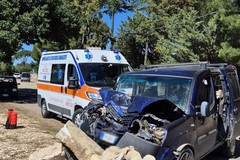 Mezzo contro muretto in via Vecchia Spinazzola, ferito un 54enne