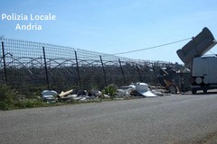 Un divano in campagna, individuato l'autore dell'abbandono