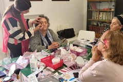 Laboratori di bellezza gratuiti per donne affette da patologie oncologiche