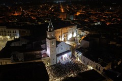 Processione notturna della Madonna dei Miracoli: migliaia di persone ad accogliere la patrone di Andria