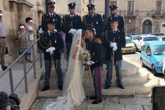 Marco sposa Isabel con la divisa storica della Polizia di Stato