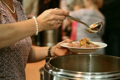 In Puglia 900mila persone fanno ricorso alle mense per i poveri o ai pacchi alimentari