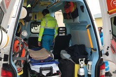 Mercato settimanale: ambulanza e stand della Misericordia presso Largo torneo