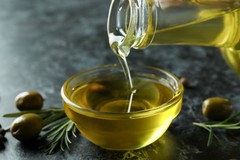 Siccità e calo della produzione: vola l'export di olio d'oliva pugliese