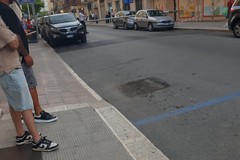 Via Napoli: per il forte vento cade palo della pubblica illuminazione