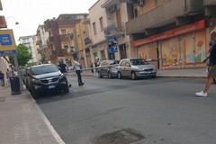 Via Napoli: per il forte vento cade palo della pubblica illuminazione