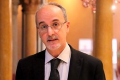 Il prof. Pier Luigi Lopalco spiega i dati contenuti nel bollettino del 22 aprile