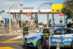 Sventata rapina ad autotrasportatore di olio ad Andria, in azione la Polizia di Stato