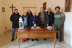 Confartigianato e Coldiretti consegnano al Vescovo Mansi la statuina del Presepe 2024