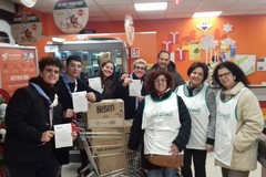 «La generosità non é in crisi»: l’associazione Orizzonti di Angelo Guarriello raccoglie oltre 6,5 ton. di prodotti alimentari 