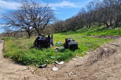 Furti d'auto: carcasse abbandonate sfregiano le campagne di Andria