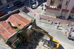 Demolizione rudere di via Trani angolo via Ennio: le operazioni si concluderanno per fine mese