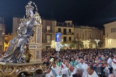 Tanti i fedeli alla processione notturna della Madonna dei Miracoli