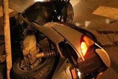 Scontro auto moto su via Puccini: due giovanissimi feriti