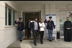 Il prefetto della Bat visita la questura di Andria: poliziotta per un giorno