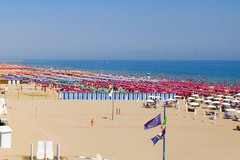 Vacanze, troppi maleducati in spiaggia? I consigli del Codacons Puglia