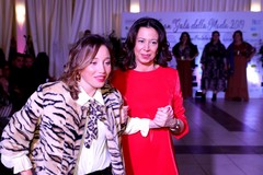 Titti Ieva in passerella con la mamma nel Gran Galà della moda "per tutte le donne"