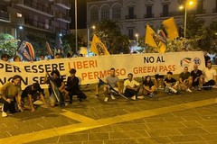 Gioventù Nazionale Puglia ad Andria contro il Green Pass: “Per essere liberi, non serve il permesso”