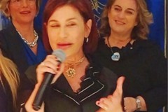 La cerimonia delle candele: un rito di solidarietà e condivisione