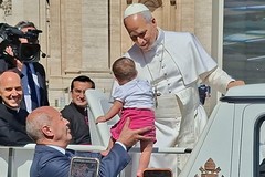 La scuola "Minuccia de Corato" in udienza dal Papa: una giornata storica per la comunità di Sant'Agostino