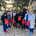Donati panettoncini ai degenti della Pediatria del "Lorenzo Bonomo " di Andria