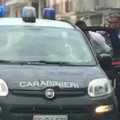 Tenta di rubare della merce ma viene scoperto ed arrestato in flagranza dai Carabinieri. VIDEO