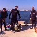 Puliamo il mondo: i sub andriesi rastrellano l'immondizia dai fondali del Mar Piccolo di Taranto