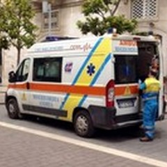 Auto contro motorino del servizio postale: ferita una 41enne andriese