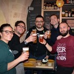 Birra come culto e tradizione: da Hops! spazio all’Artigianale