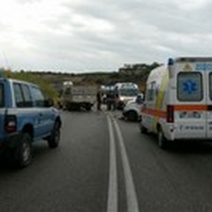 Scontro frontale tra Fiorino e camion: tre feriti andriesi