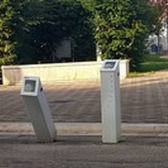 Piazza Santa Maria Vetere:  "abbattuta " una colonnina del bike sharing