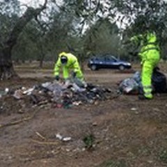 Pulizia straordinaria nel campo di via Montefaraone