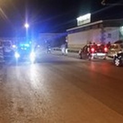 Incidente su via Bisceglie: auto termina fuori strada, ferito un 22enne