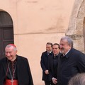 Emiliano, a Taranto, con il cardinale Parolin: " Decarbonizzazione acciaieria unica strada per conciliare ambiente, salute e lavoro "