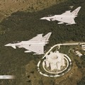 Aeronautica Militare: due caccia Eurofighter in volo su Castel del Monte