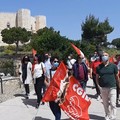 La rabbia degli addetti di Nova Apulia in presidio davanti a Castel del Monte
