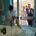 Sposini andriesi fanno visita al nonno all'hospice di Minervino: un sogno che si avvera